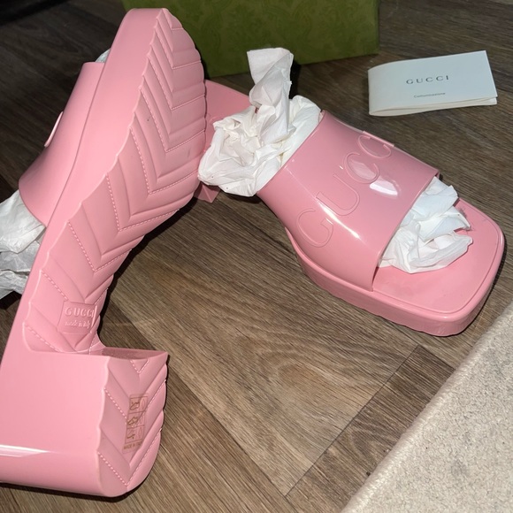 Gucci Sandal Size 8 - Picture 2 of 3